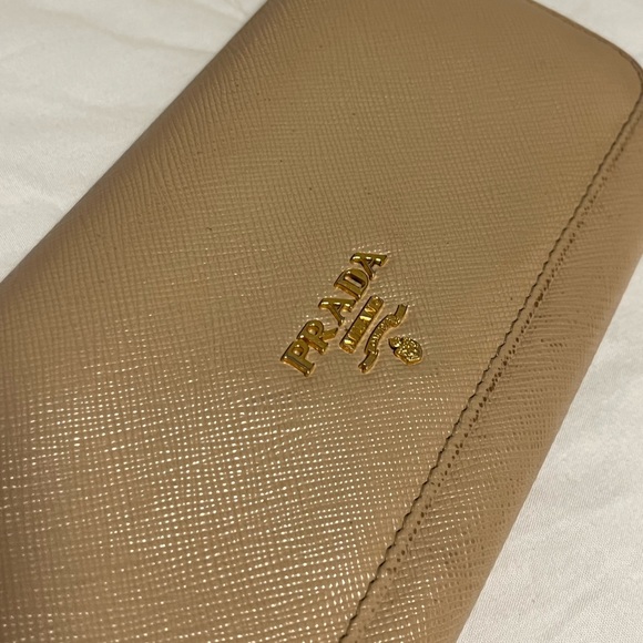 PRETTY VINTAGE PRADA WALLET ON A CHAIN - Picture 2 of 10